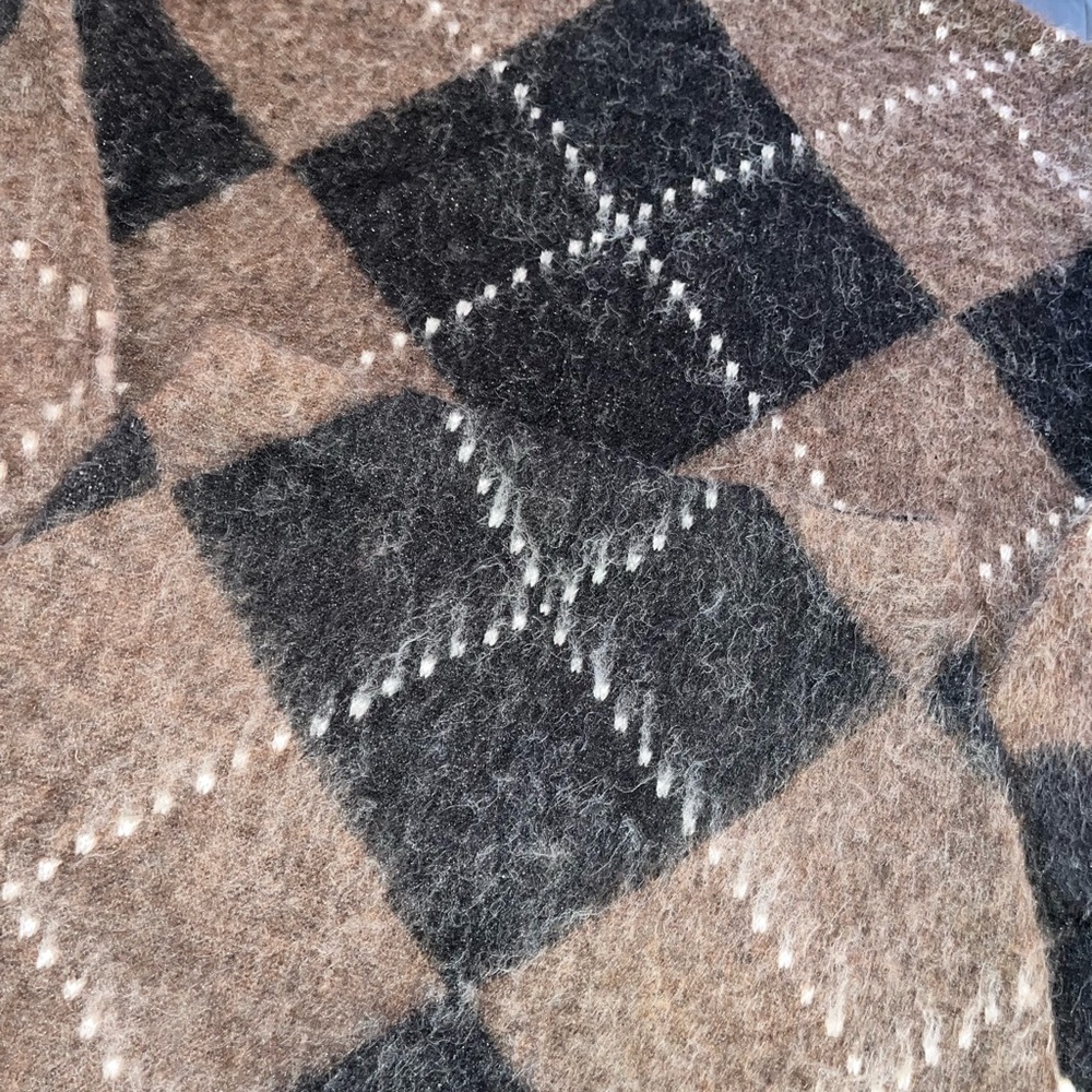the CUTEST argyle pattern two piece skirt and turtleneck 😩😩 wool!! - Picture 4 of 5
